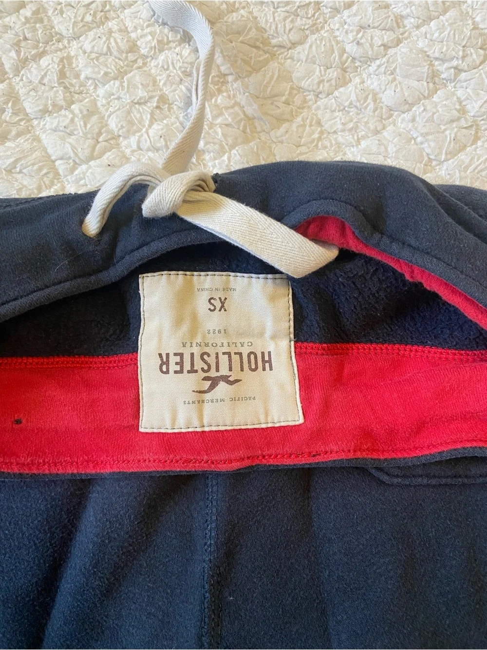 Hollister Men’s Y2K vintage NavySweatpants with Red Logo